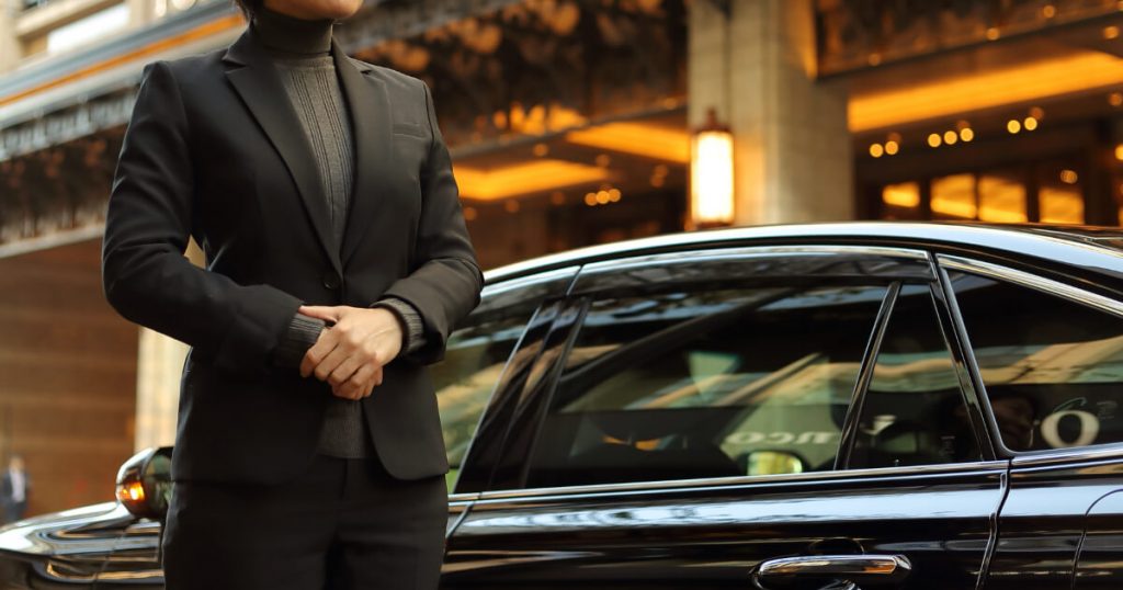 役員運転手は女性でもなれる?性別関係なく求められることとは